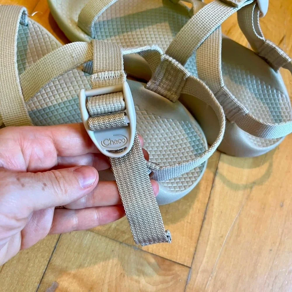 Chaco Z1 Classic Sport Sandals Womens Size 6 Tan Beige Adjustable Straps Hiking